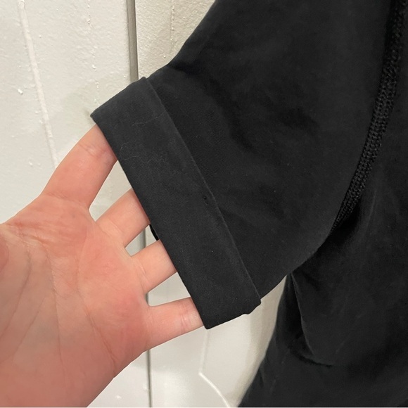 Lululemon Black Cuffed Sleeves Short Sleeve Shirt - Picture 3 of 10